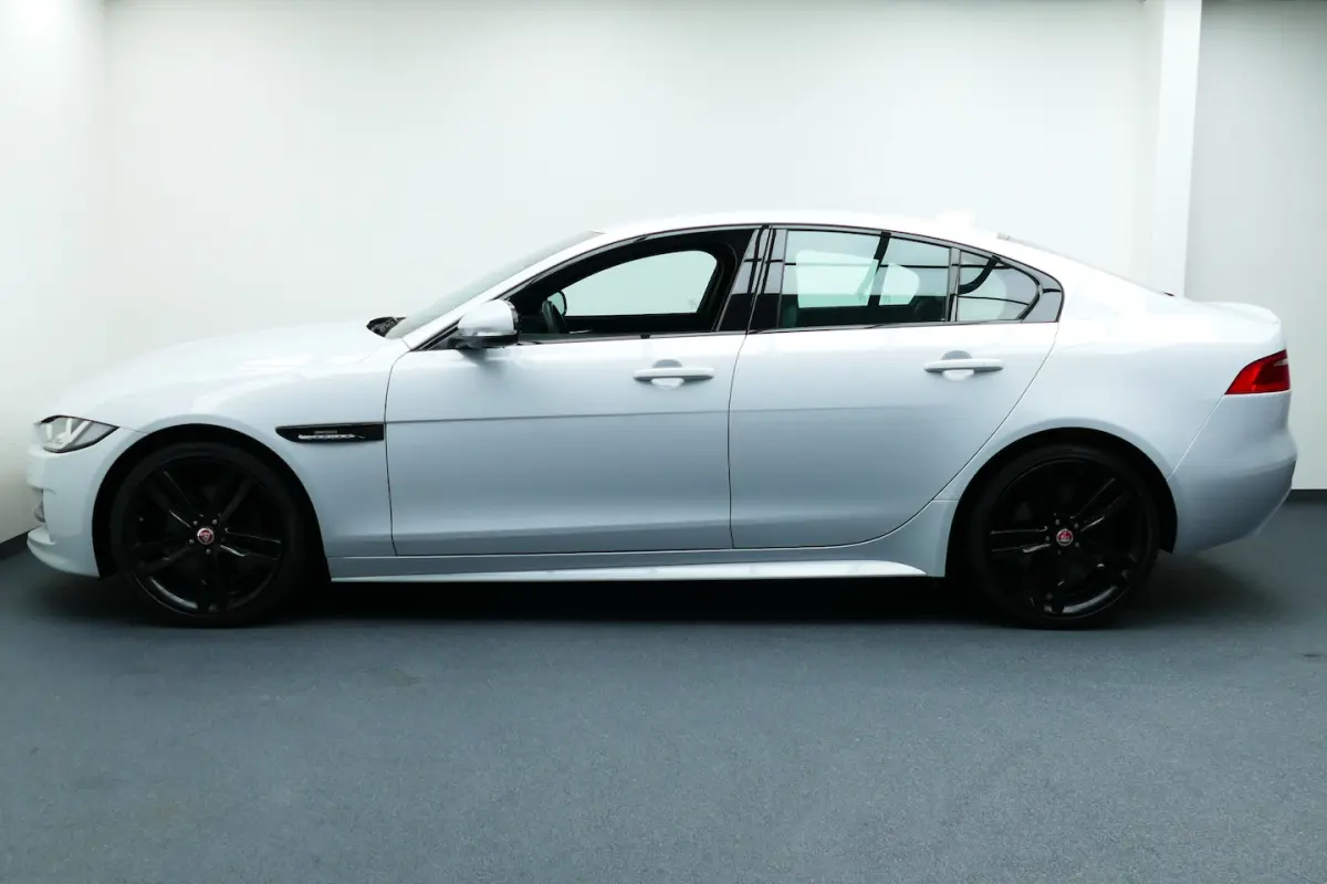 2.0t Prestige R-Sport Wit Metallic. 19"LMV, Navi, Camera, Xenon, Stoelverw