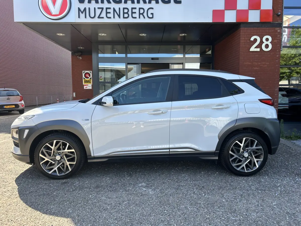 1.6 GDI HEV Premium // FULL LED // NAVI + CARPLAY // ELEK. STOELEN // KEYLESS // ADAPTIVE
