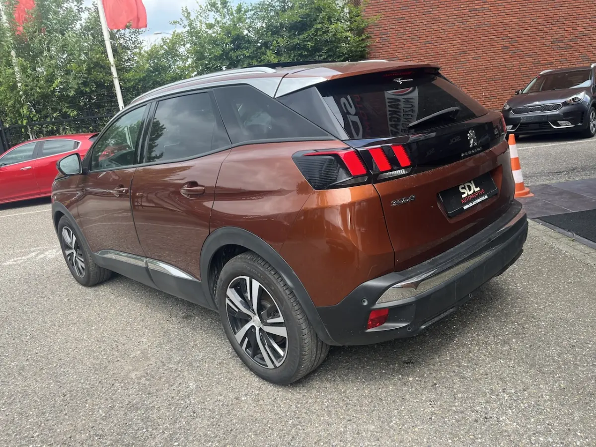 1.2 PureTech Allure Avantage // SCHUIF-KANTELDAK // 360 CAMERA // CRUISE // NAVI+CARPLAY /
