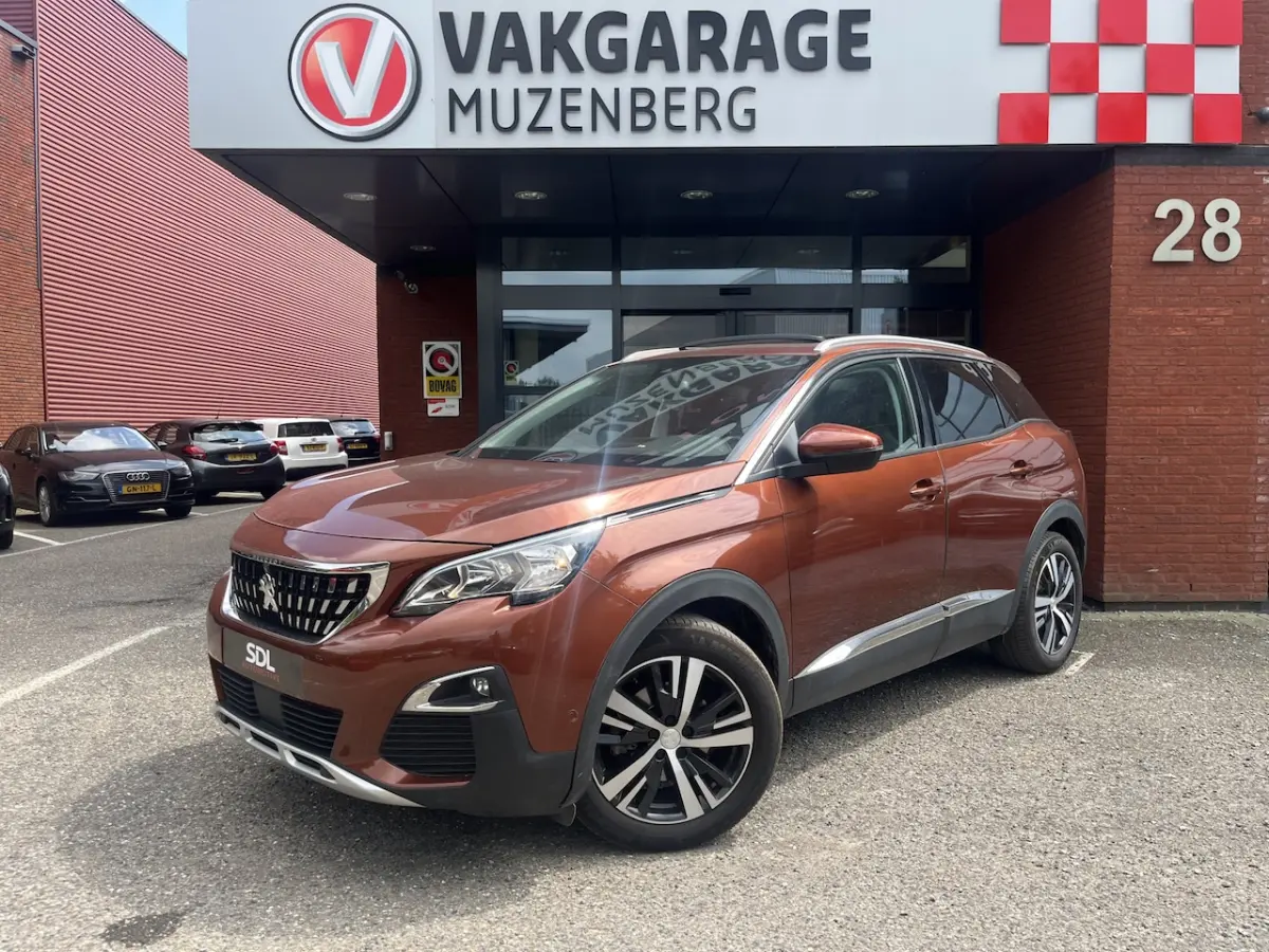 1.2 PureTech Allure Avantage // SCHUIF-KANTELDAK // 360 CAMERA // CRUISE // NAVI+CARPLAY /