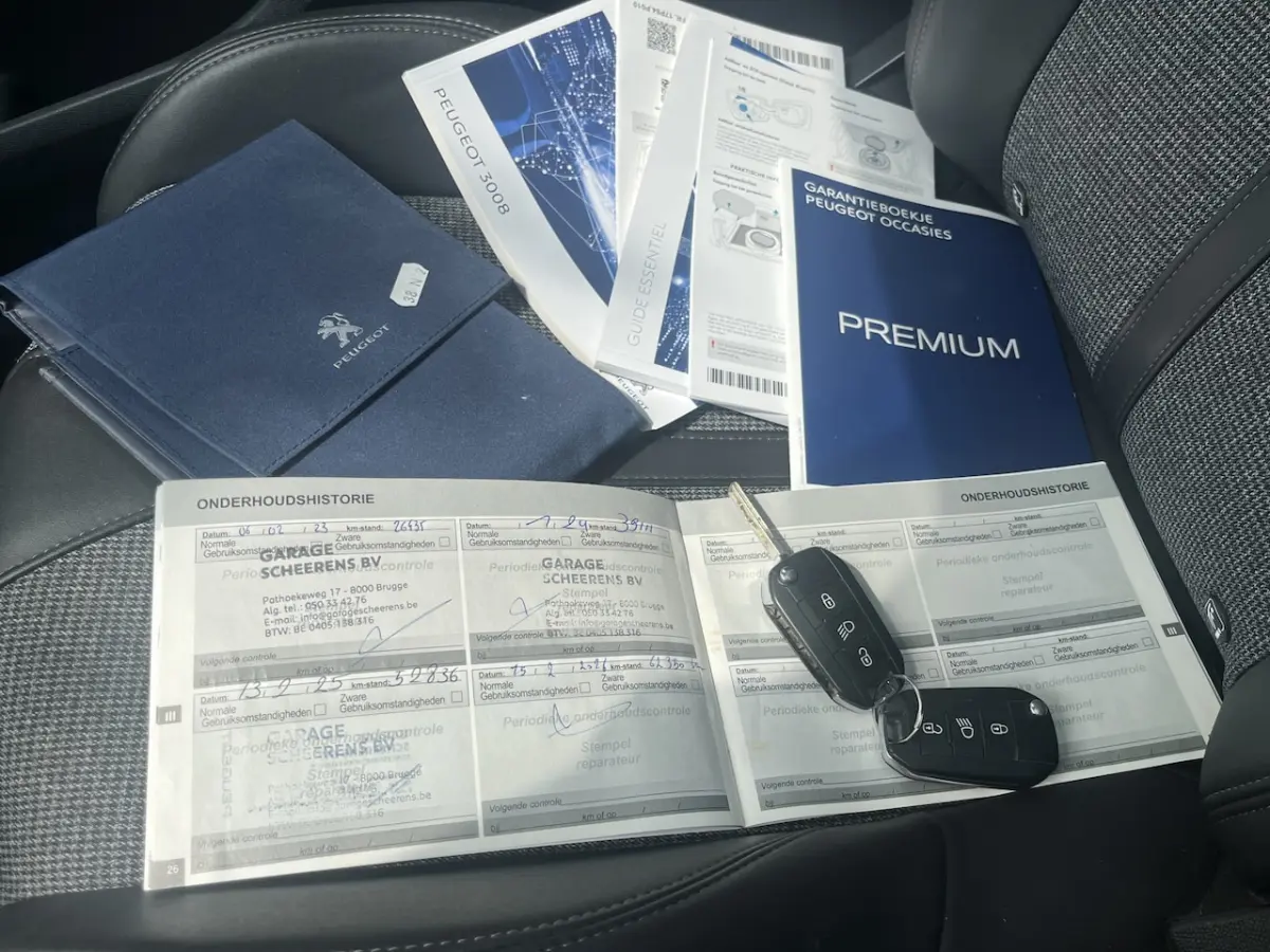 1.2 PureTech Allure Avantage // SCHUIF-KANTELDAK // 360 CAMERA // CRUISE // NAVI+CARPLAY /