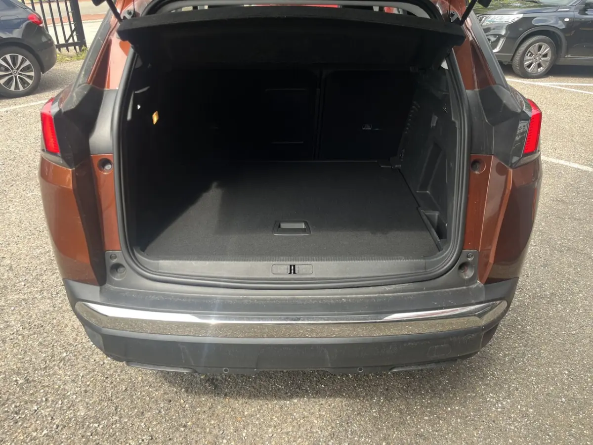 1.2 PureTech Allure Avantage // SCHUIF-KANTELDAK // 360 CAMERA // CRUISE // NAVI+CARPLAY /
