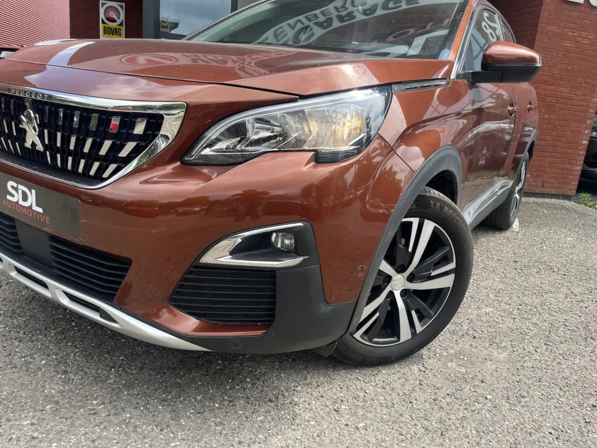 1.2 PureTech Allure Avantage // SCHUIF-KANTELDAK // 360 CAMERA // CRUISE // NAVI+CARPLAY /