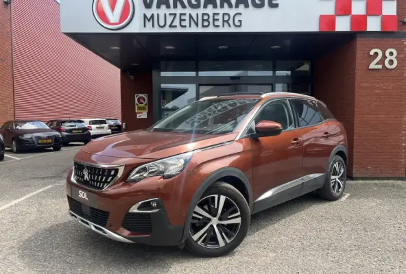 1.2 PureTech Allure Avantage // SCHUIF-KANTELDAK // 360 CAMERA // CRUISE // NAVI+CARPLAY /
