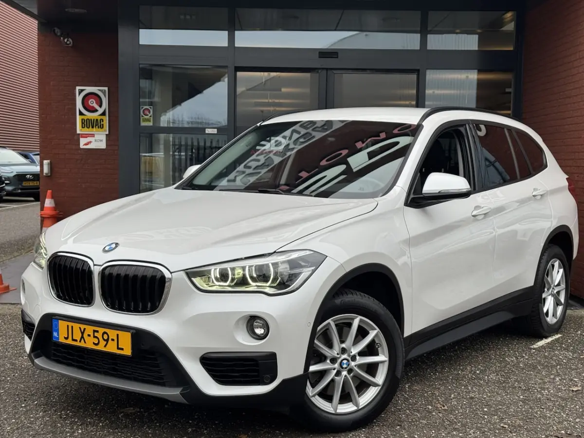 sDrive20i Executive // LEDEREN BEKLEDING // MEMORY SEAT // ELEK. ACHTERKLEP // NAVI // CAM