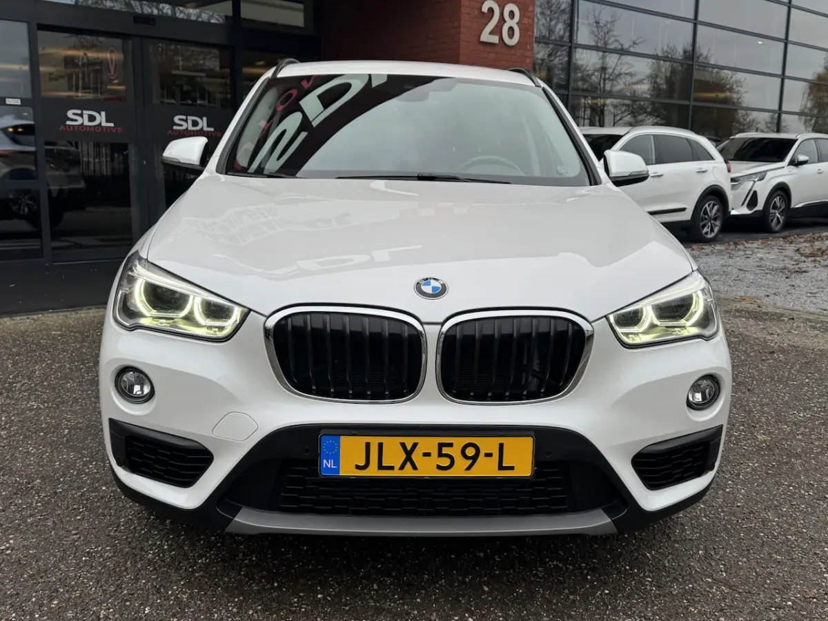 sDrive20i Executive // LEDEREN BEKLEDING // MEMORY SEAT // ELEK. ACHTERKLEP // NAVI // CAM