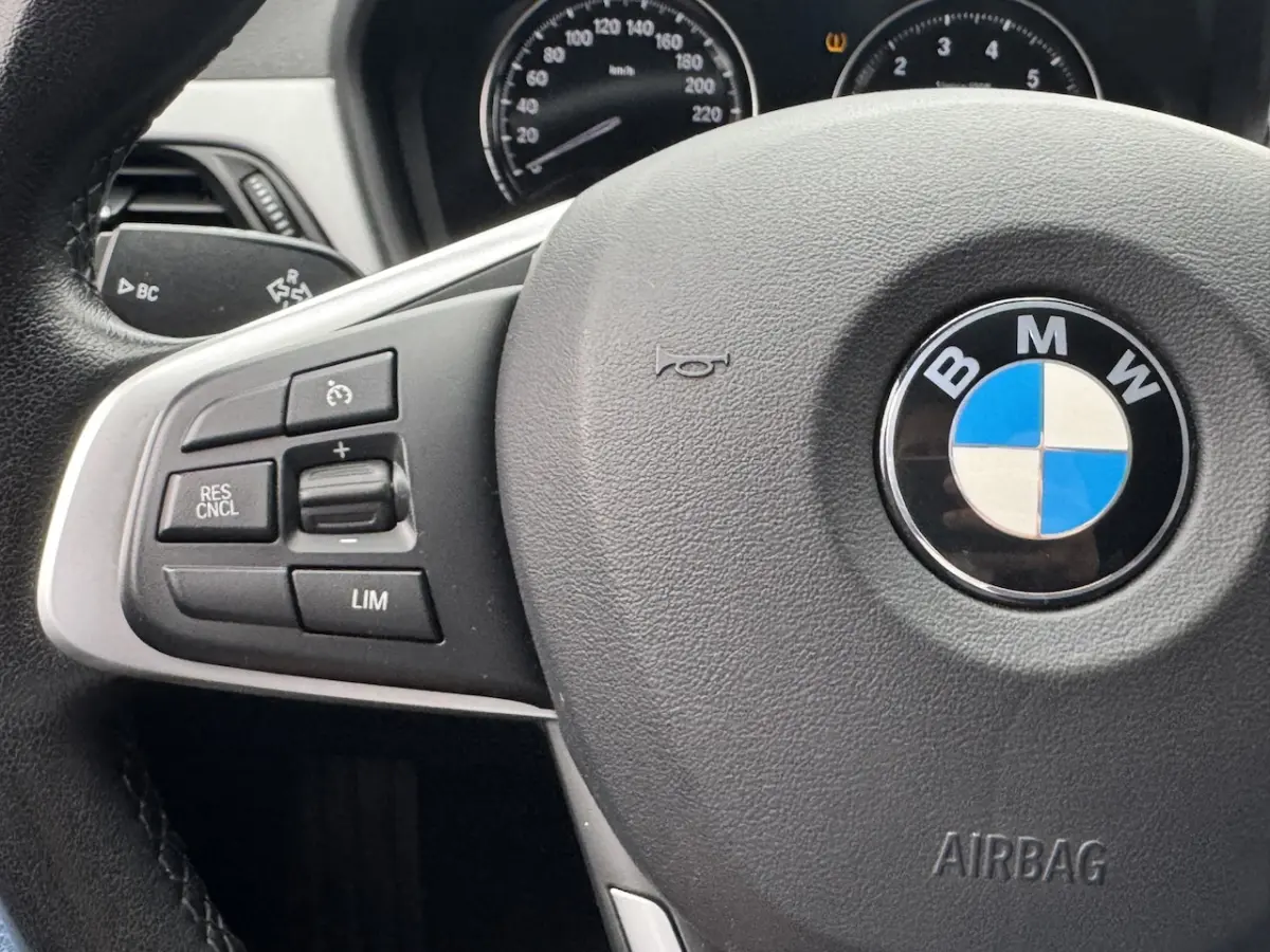 sDrive20i Executive // LEDEREN BEKLEDING // MEMORY SEAT // ELEK. ACHTERKLEP // NAVI // CAM