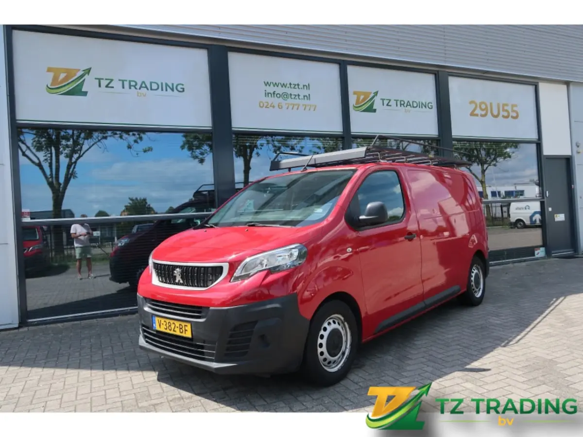 226S 1.6BlueHDI 95 Premium met mooie km-stand