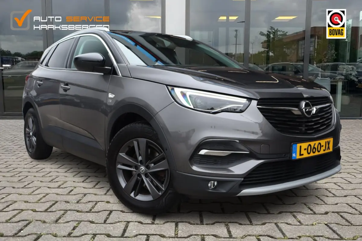 1.2 Turbo 120 Jaar Edition | Trekhaak | Camera | Carplay |