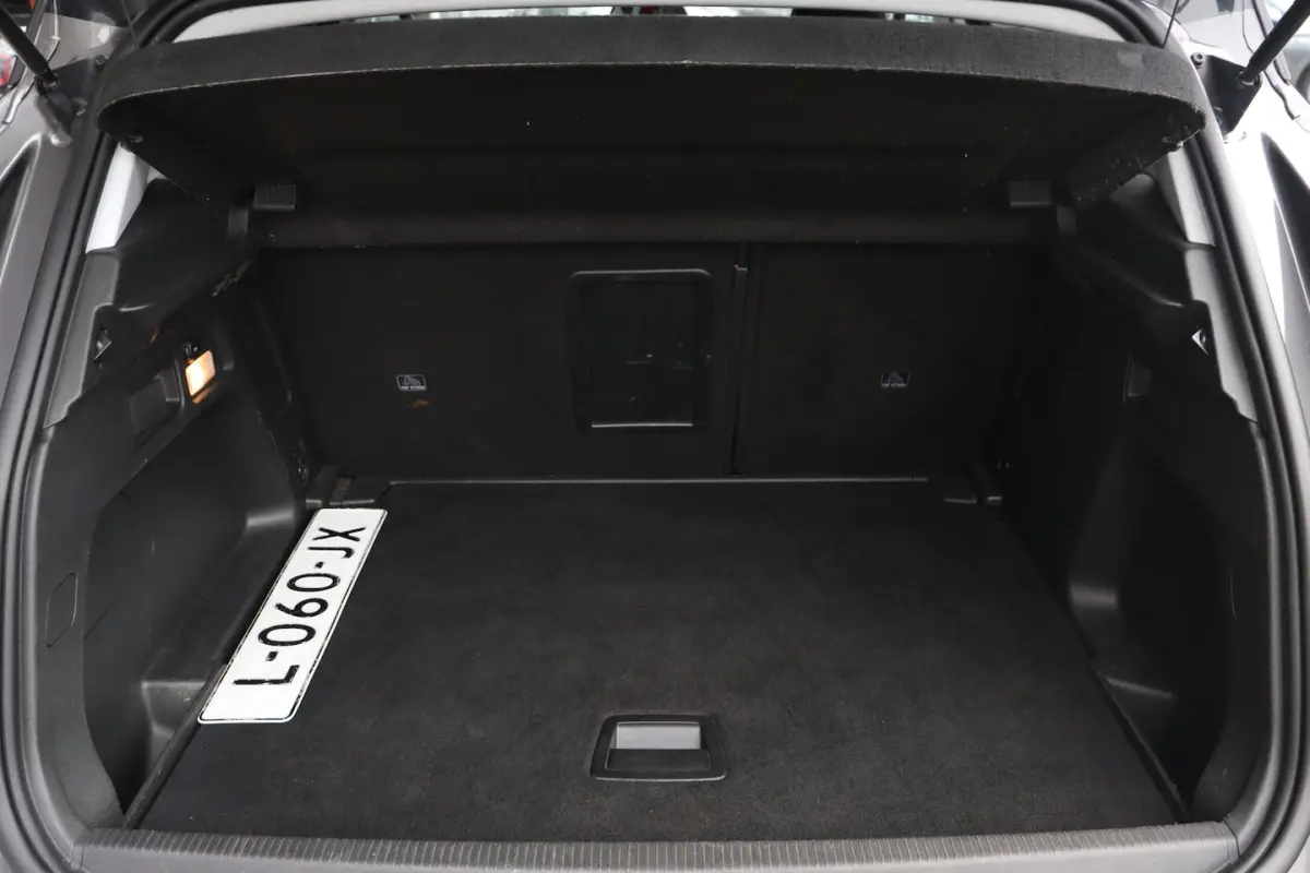 1.2 Turbo 120 Jaar Edition | Trekhaak | Camera | Carplay |