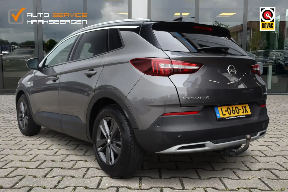 1.2 Turbo 120 Jaar Edition | Trekhaak | Camera | Carplay |