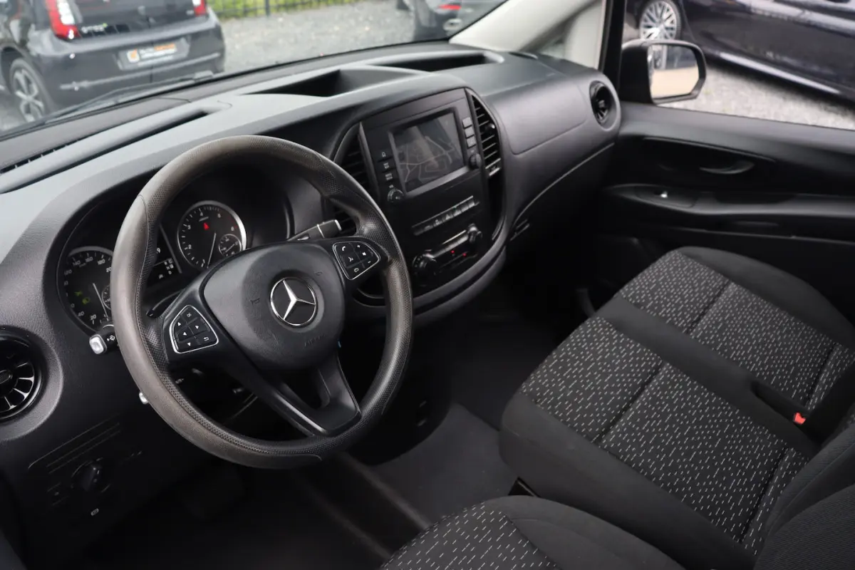 116 CDI | LED | Camera | DAB |