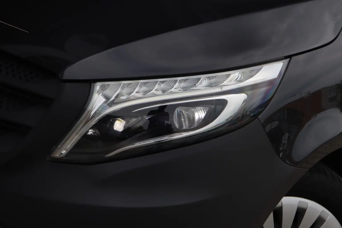 116 CDI | LED | Camera | DAB |