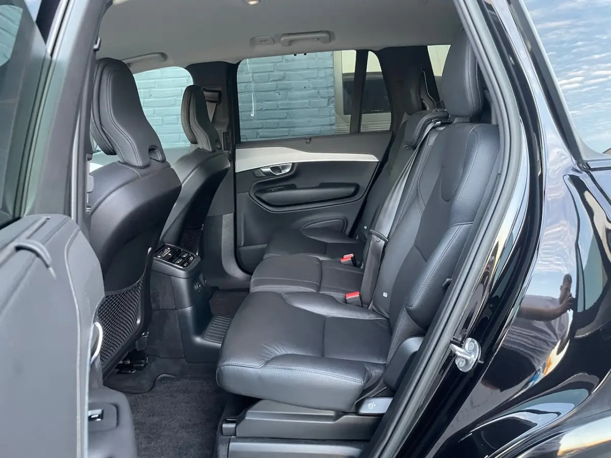 2.0 T8 Recharge AWD Plus dark 360Â° camera trekhaak stoelverwarming 22 inch