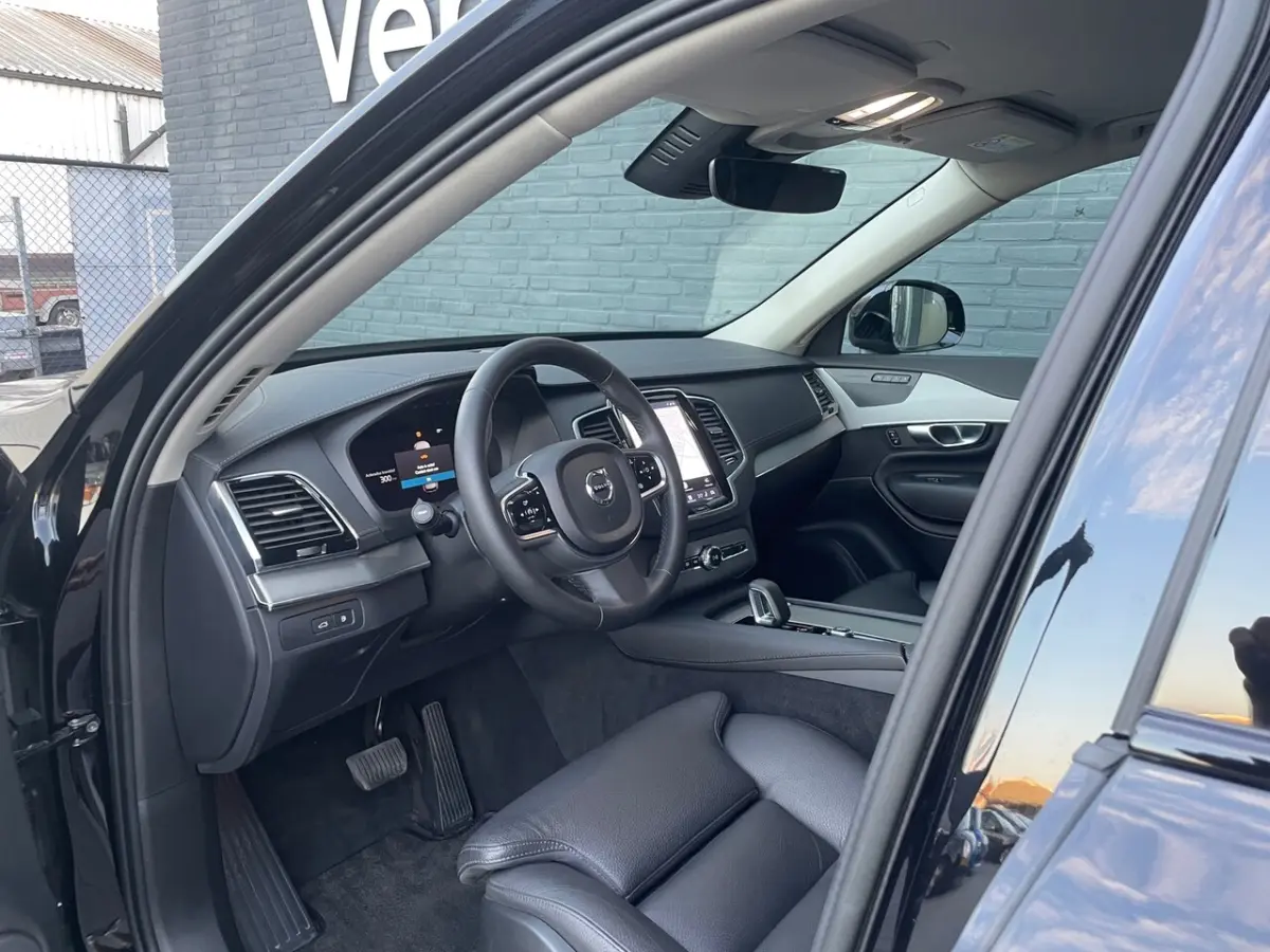 2.0 T8 Recharge AWD Plus dark 360Â° camera trekhaak stoelverwarming 22 inch