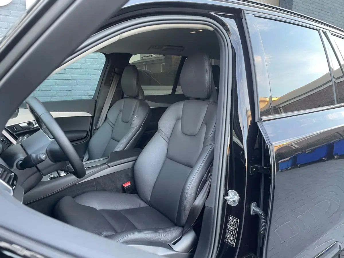 2.0 T8 Recharge AWD Plus dark 360Â° camera trekhaak stoelverwarming 22 inch