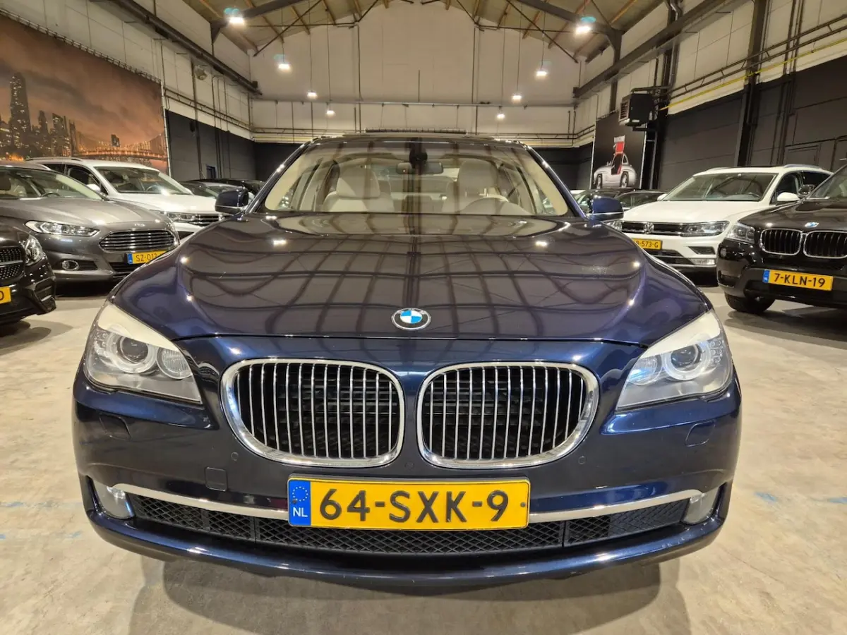 750i High Executive - Softclose - Memorystoelen - Schuifdak - NL Auto