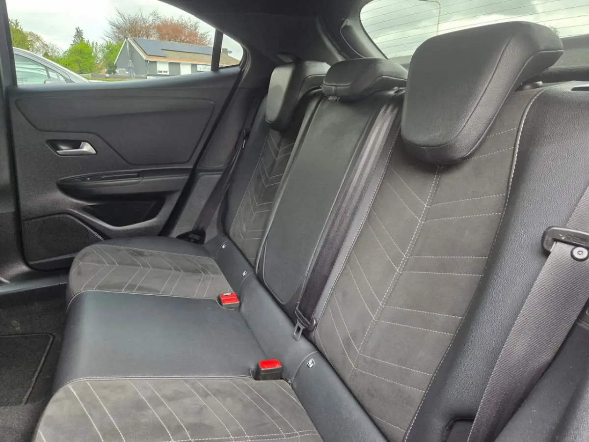 1.2 Ultimate | Alcantara Bekl | Camera | Park Sens. V + A | Stuur- en Stoelverwarming | An