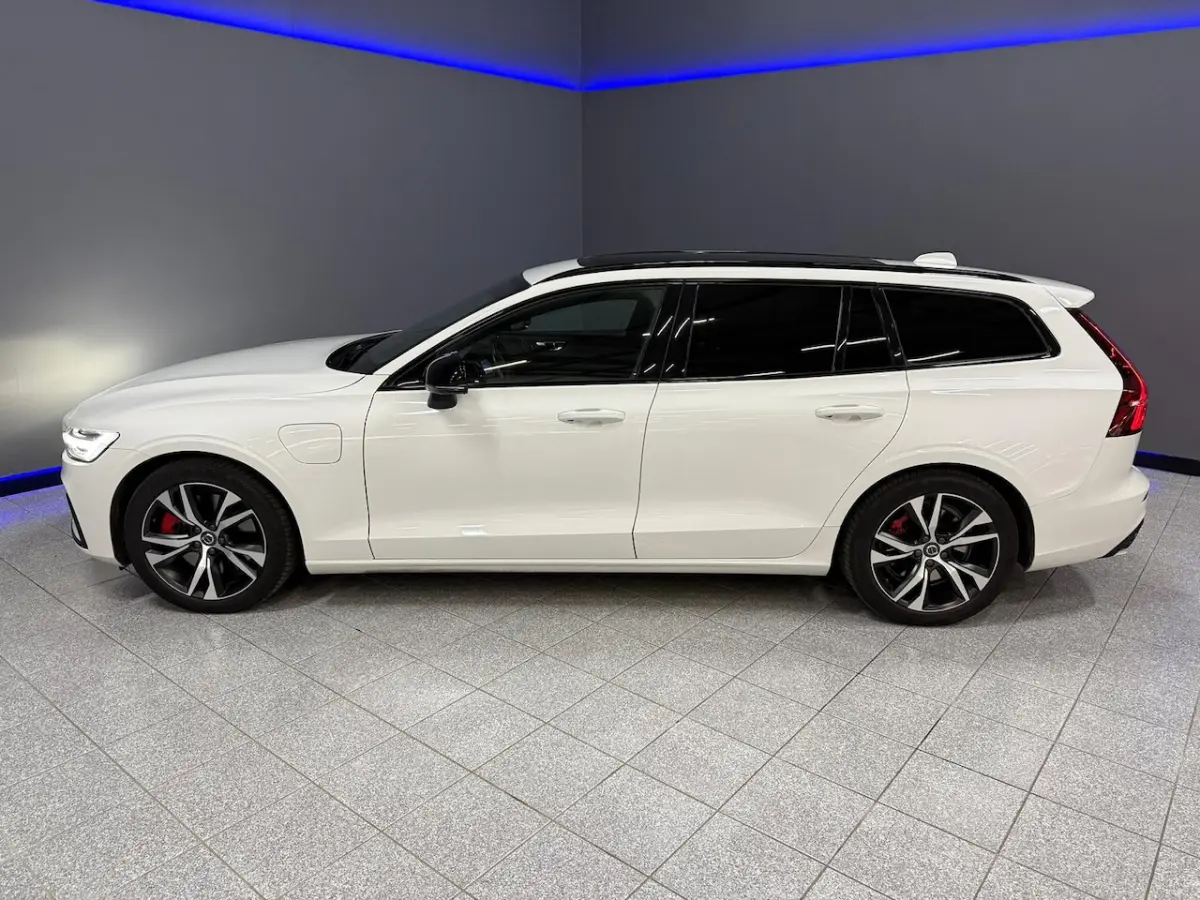 2.0 T6 Recharge AWD R-Design 360|Trekhaak|H/K|HeadUp|Pano