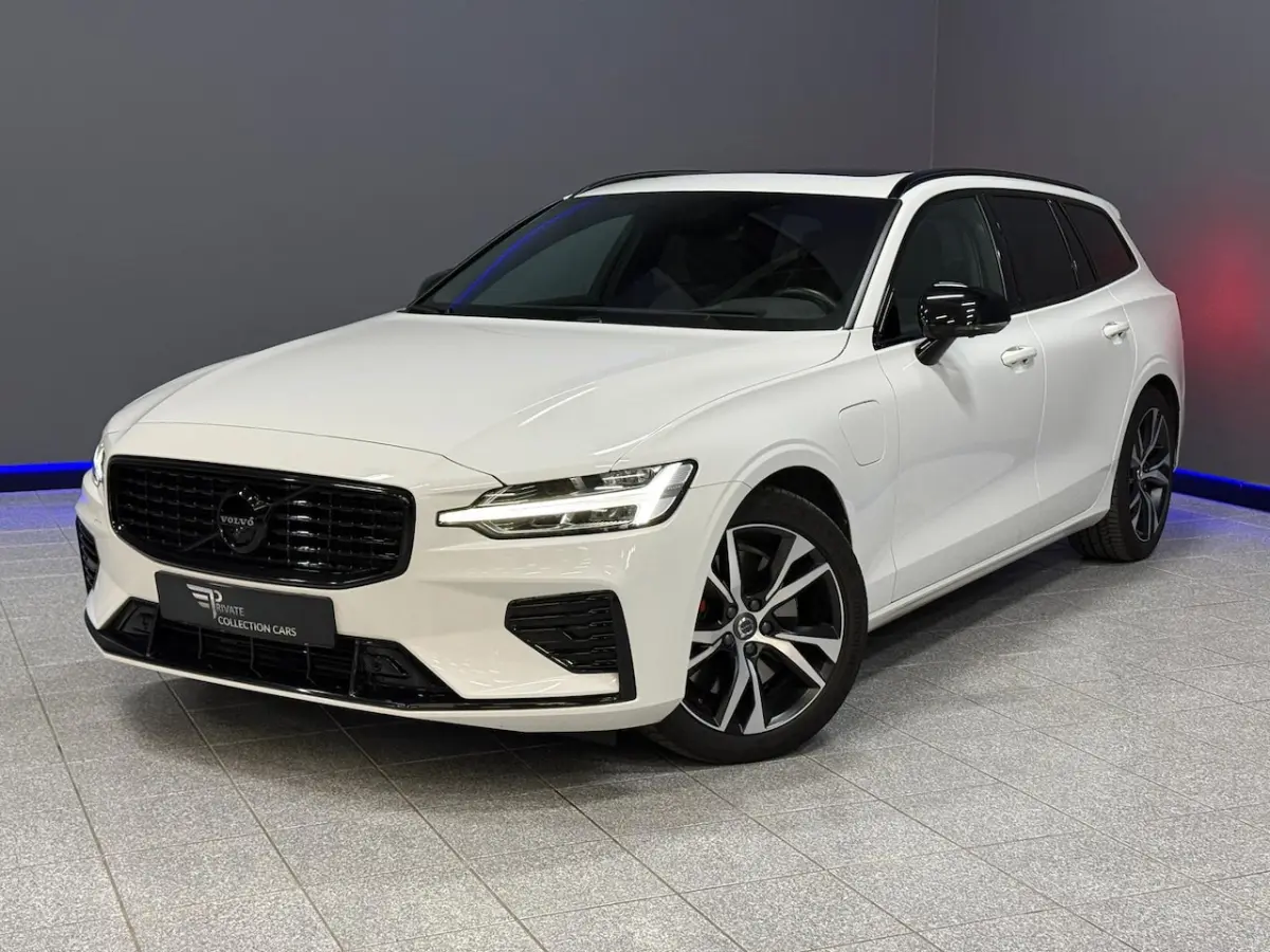 2.0 T6 Recharge AWD R-Design 360|Trekhaak|H/K|HeadUp|Pano