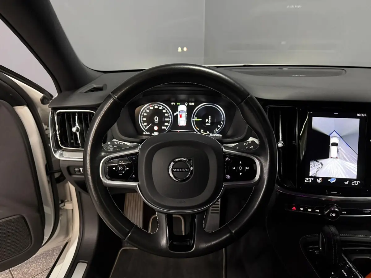 2.0 T6 Recharge AWD R-Design 360|Trekhaak|H/K|HeadUp|Pano