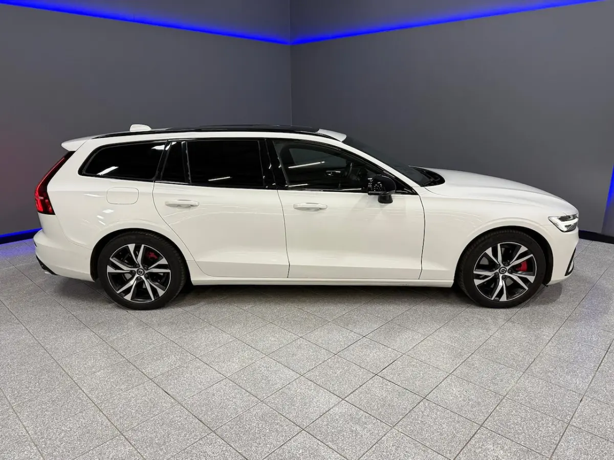 2.0 T6 Recharge AWD R-Design 360|Trekhaak|H/K|HeadUp|Pano