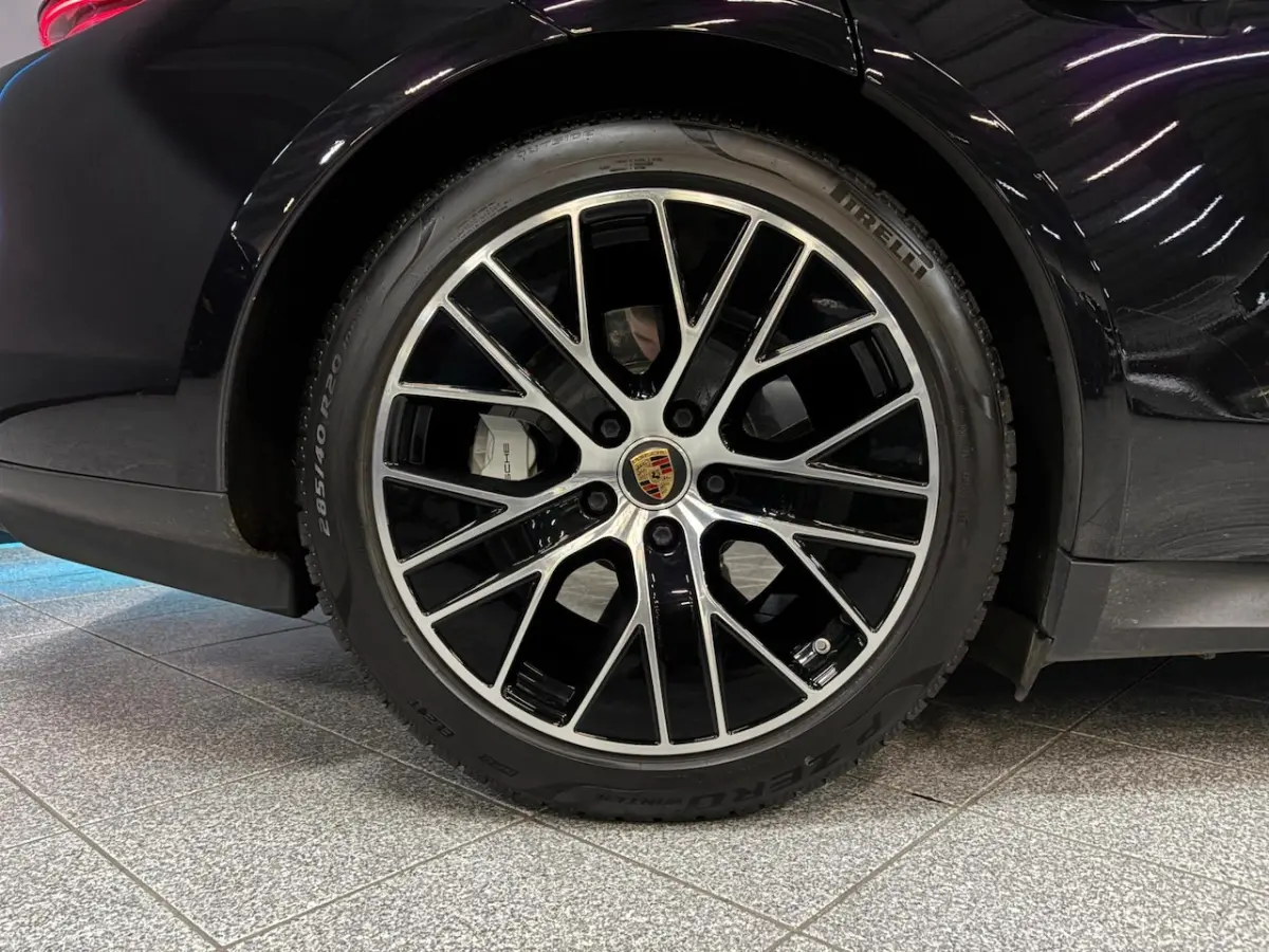 Turbo 93 kWh Pano|Bose