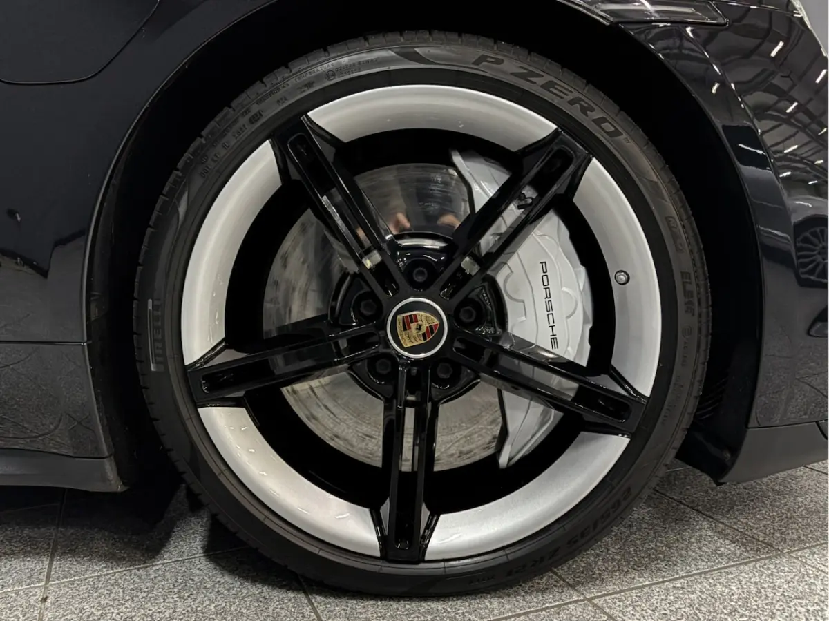 Turbo 93 kWh Pano|Bose