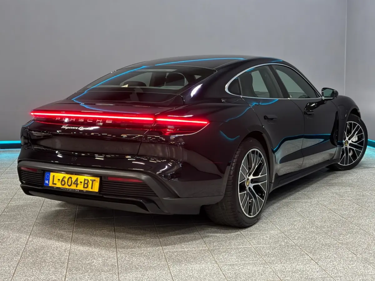 Turbo 93 kWh Pano|Bose
