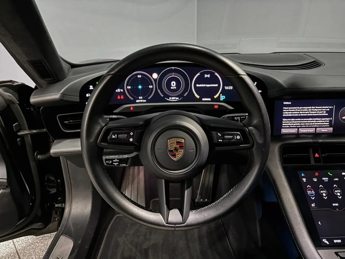 Turbo 93 kWh Pano|Bose