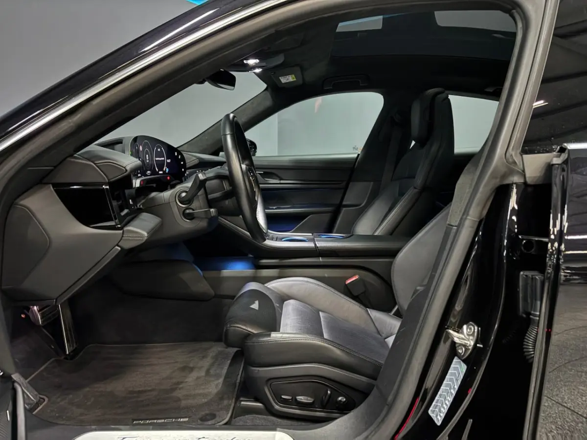 Turbo 93 kWh Pano|Bose