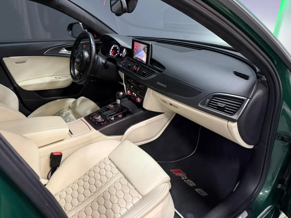 performance 4.0 TFSI quattro Pro Line Plus | Exclusive | Kera
