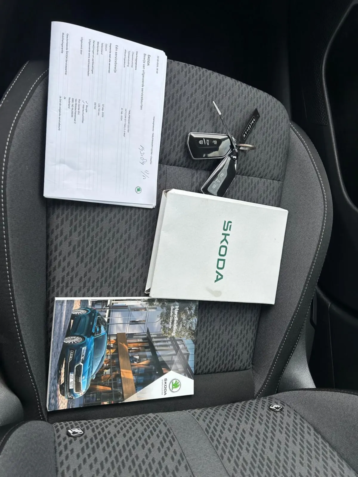 1.0 TSI Business Edition Plus Elec. Trekhaak / Stuur/Stoel verwarming