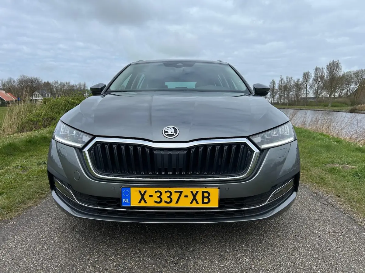 1.0 TSI Business Edition Plus Elec. Trekhaak / Stuur/Stoel verwarming