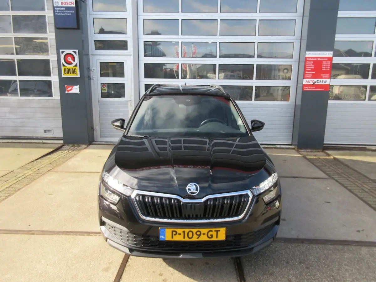 1.0 TSI Sport Business / Carplay / PDC / Navi