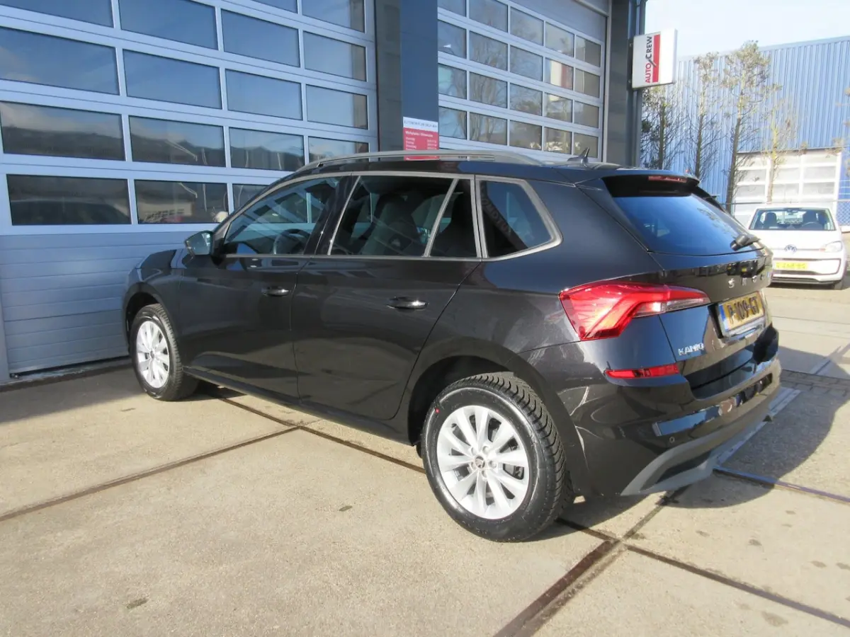 1.0 TSI Sport Business / Carplay / PDC / Navi