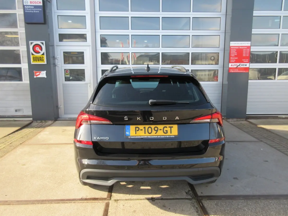 1.0 TSI Sport Business / Carplay / PDC / Navi