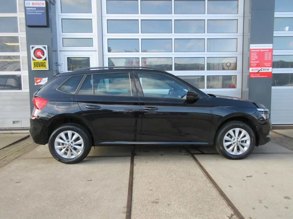 1.0 TSI Sport Business / Carplay / PDC / Navi