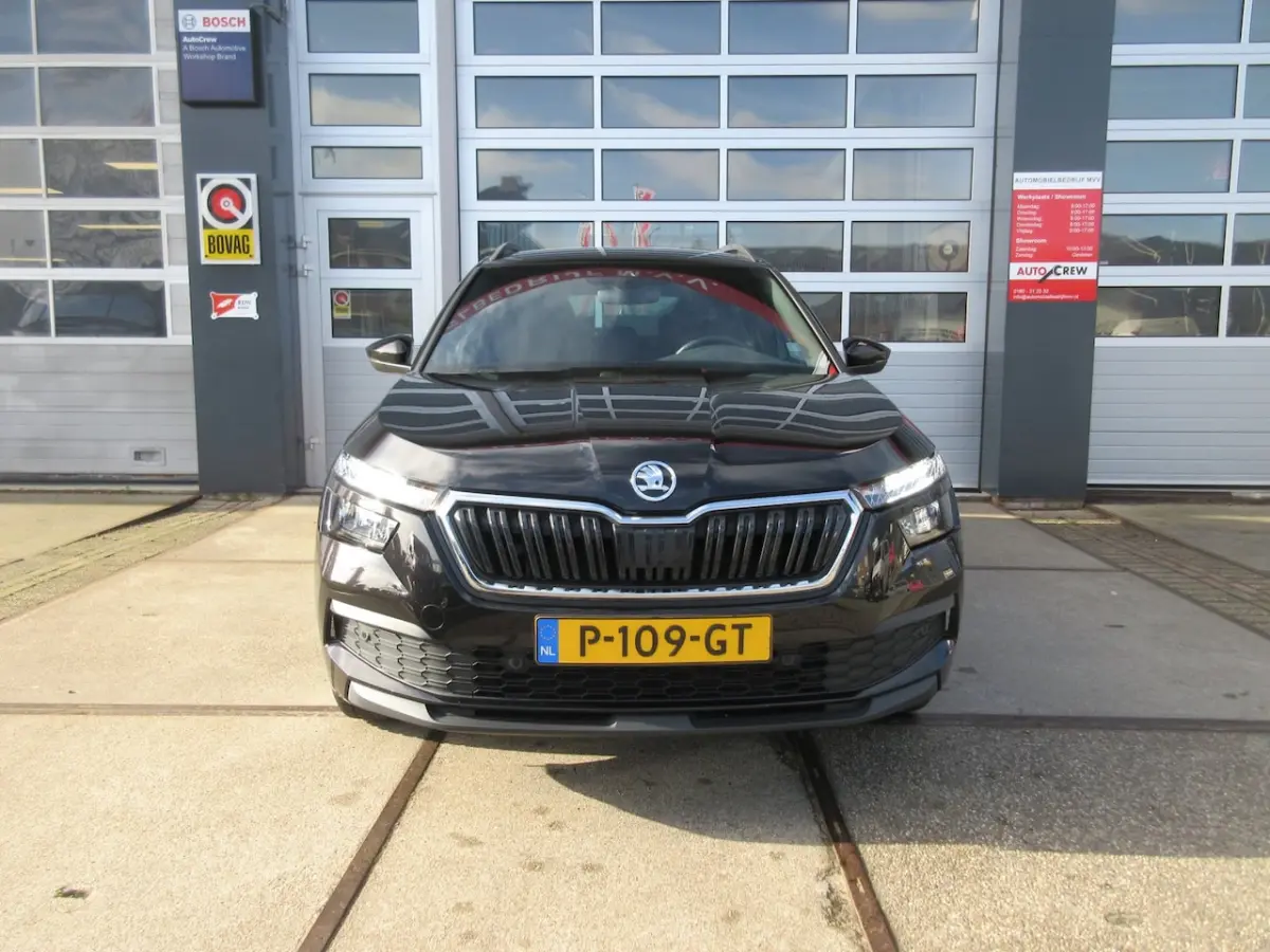 1.0 TSI Sport Business / Carplay / PDC / Navi