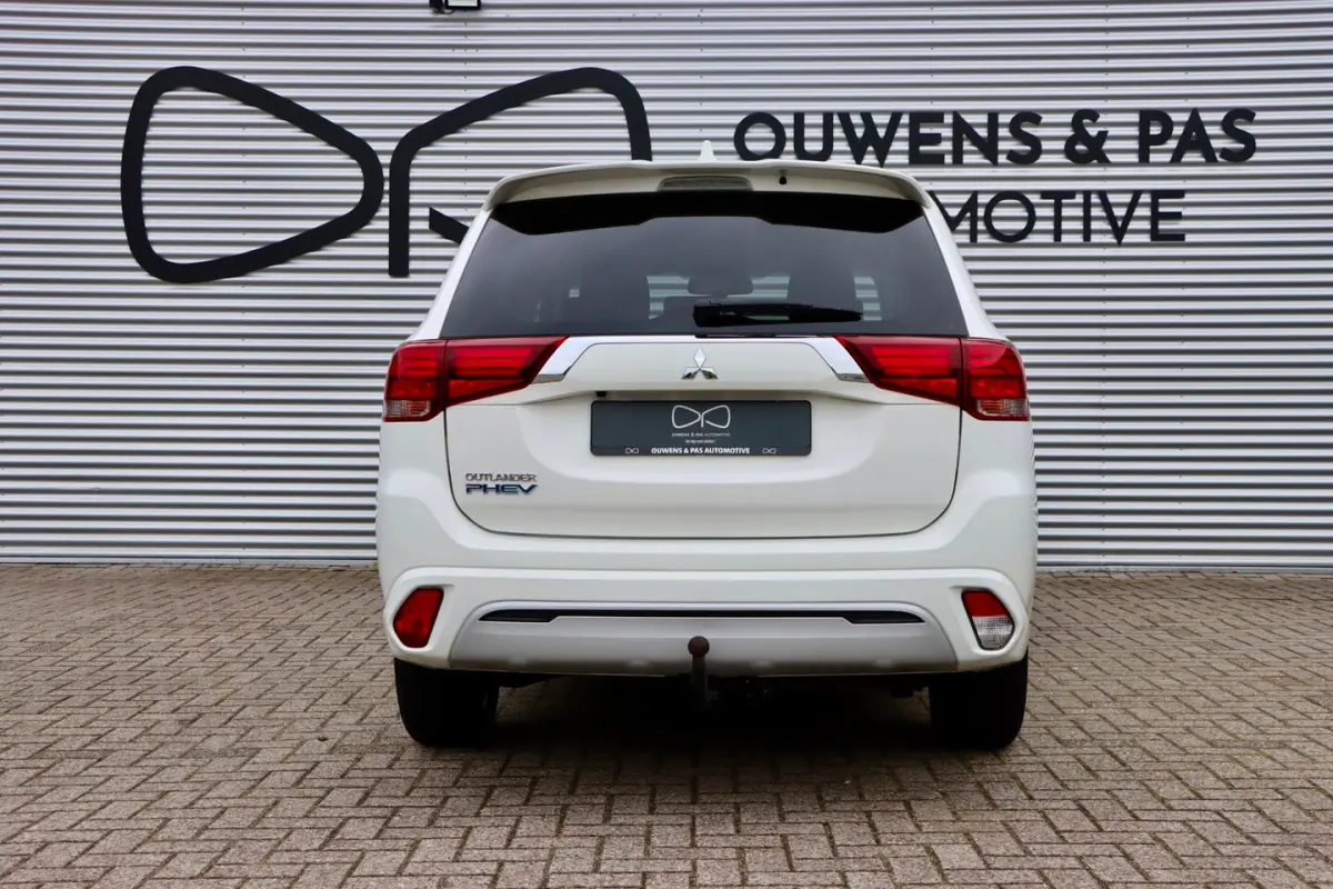 2.4 PHEV Pure | CARPLAY | CAMERA | STOELVERWARMING