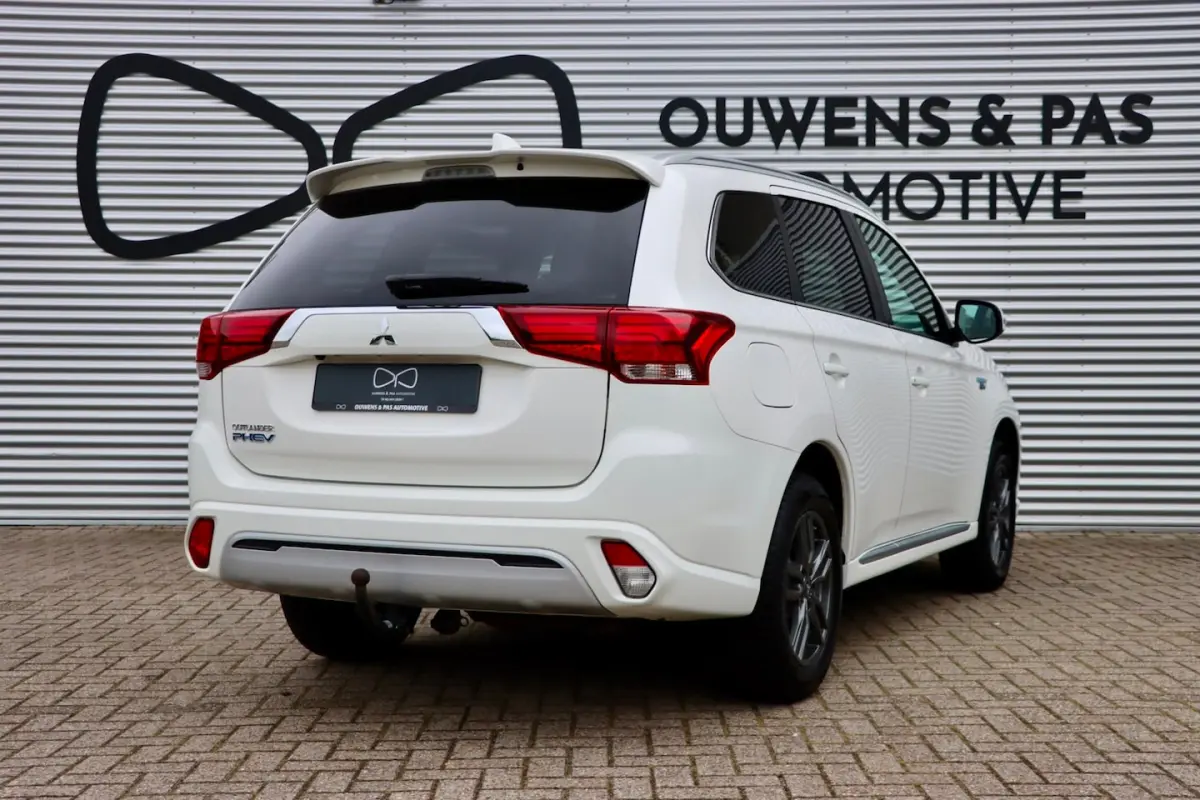 2.4 PHEV Pure | CARPLAY | CAMERA | STOELVERWARMING