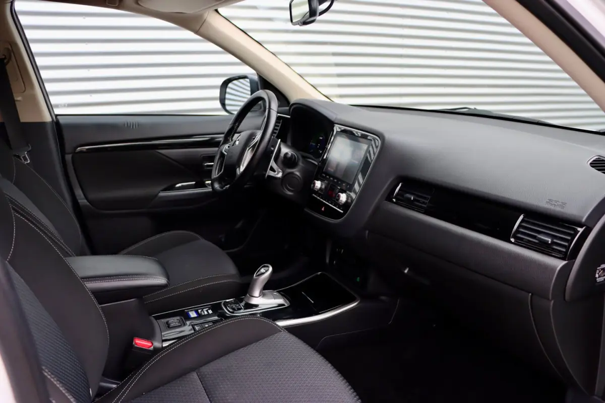 2.4 PHEV Pure | CARPLAY | CAMERA | STOELVERWARMING