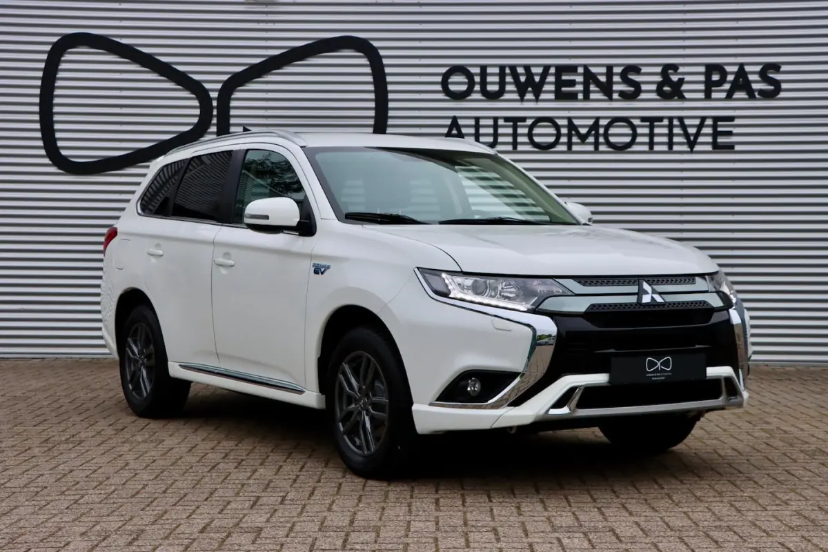 2.4 PHEV Pure | CARPLAY | CAMERA | STOELVERWARMING