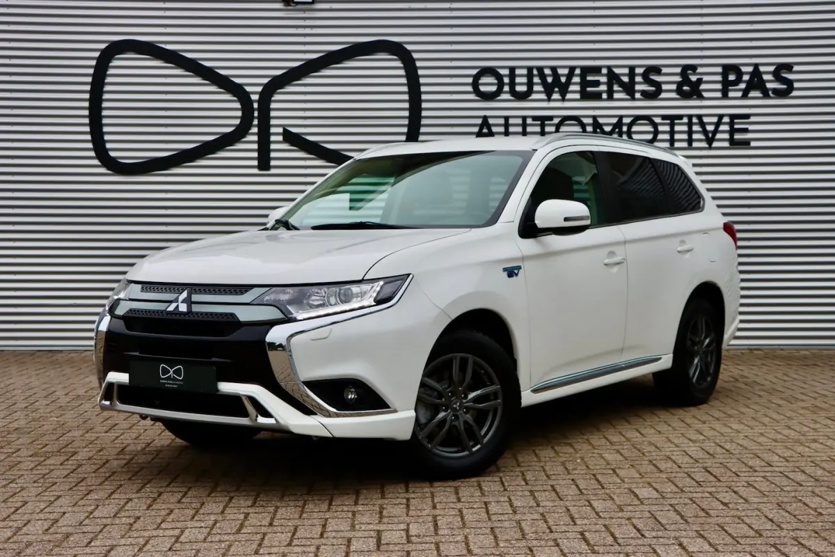 2.4 PHEV Pure | CARPLAY | CAMERA | STOELVERWARMING