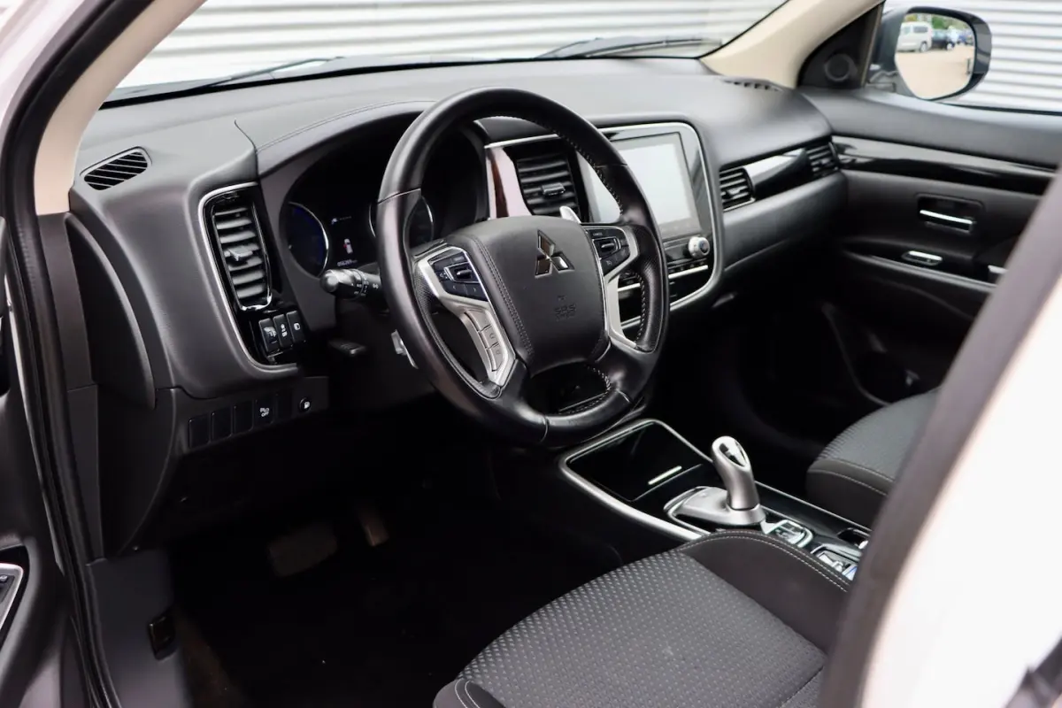 2.4 PHEV Pure | CARPLAY | CAMERA | STOELVERWARMING