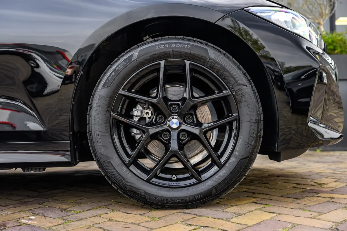 318i High Executive|Led|Car-Play|trekhaak