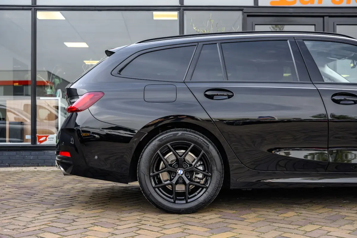 318i High Executive|Led|Car-Play|trekhaak