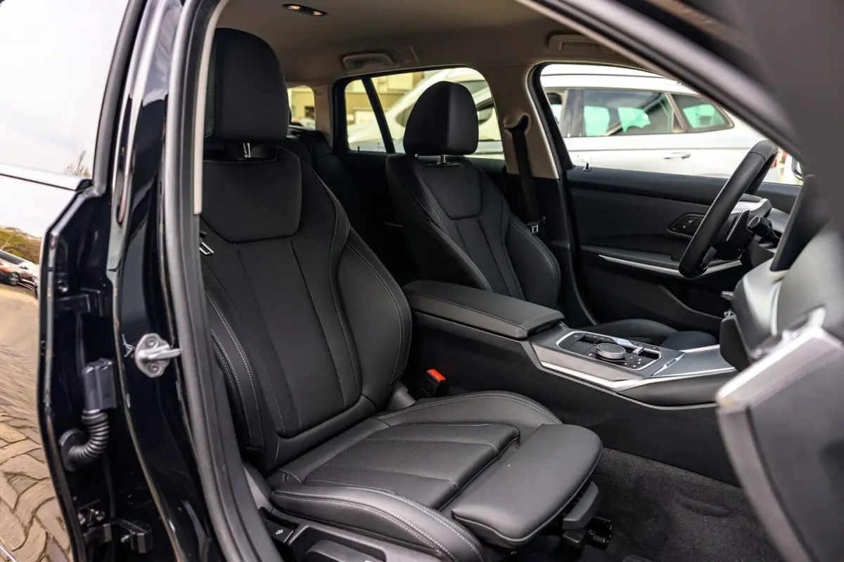 318i High Executive|Led|Car-Play|trekhaak