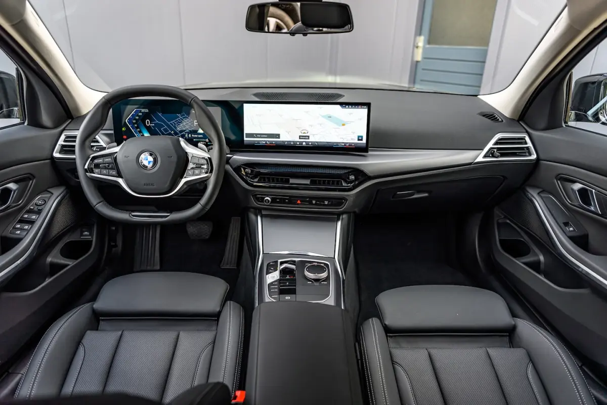 318i High Executive|Led|Car-Play|trekhaak