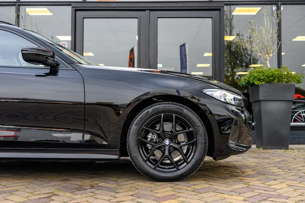 318i High Executive|Led|Car-Play|trekhaak